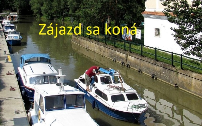 Čechy - Strážnice skanzen + Baťov kanál - plavba + Skalica – výroba trdelníka